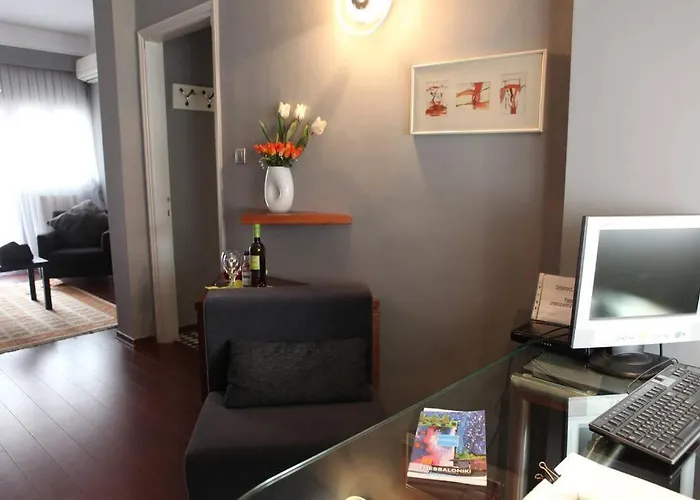Authentic Living سالونيك
